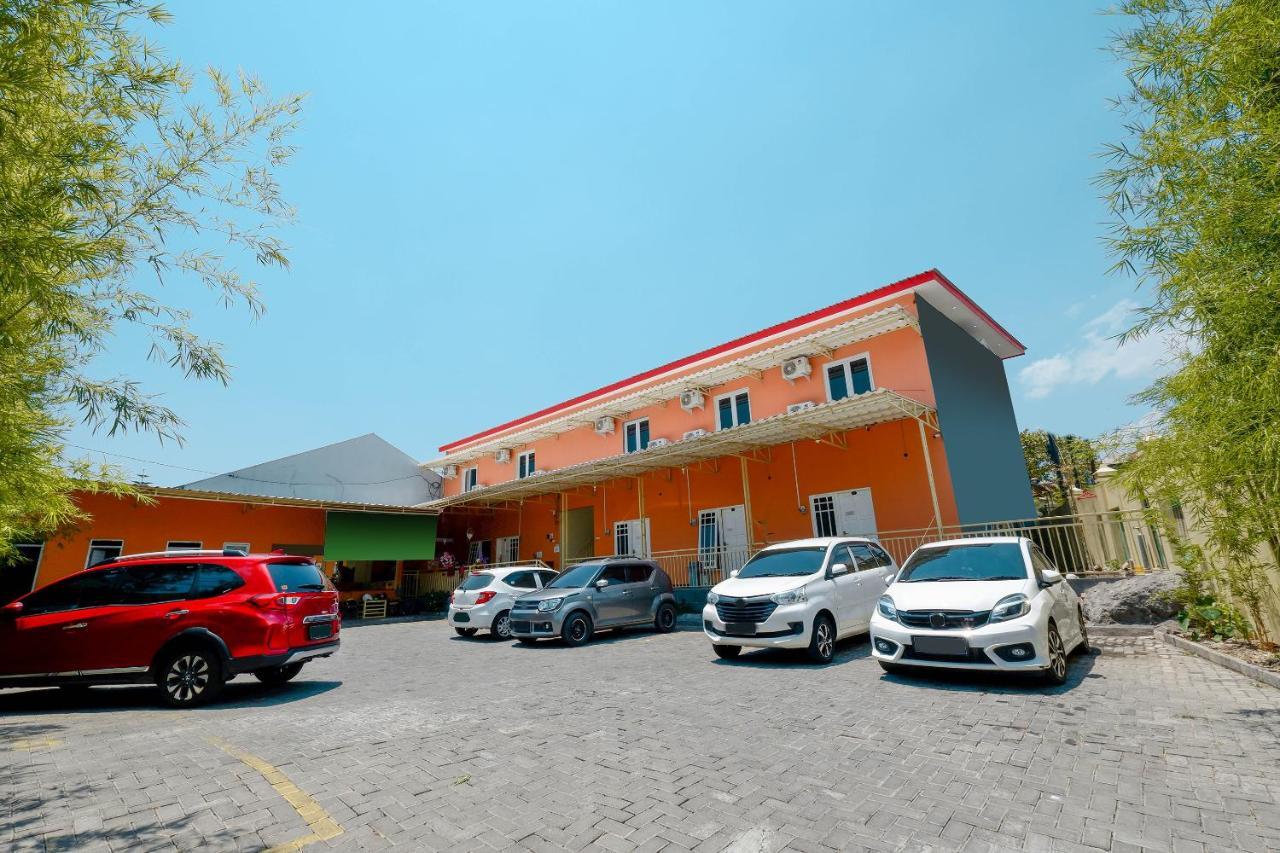 Oyo 1835 Kostel Wood Hotel Semarang Exterior photo